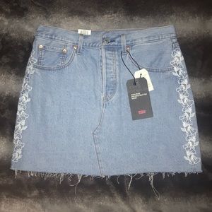 Levi’s High-Rise Deconstructed Skirt